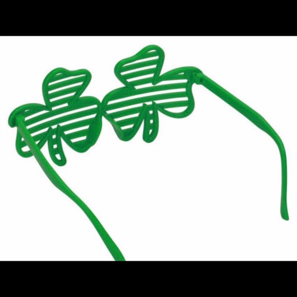 Green Shamrock Design St Patricks Day Glasses - Picture 7 of 8